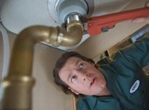plumber in Littleton co repairs sink
